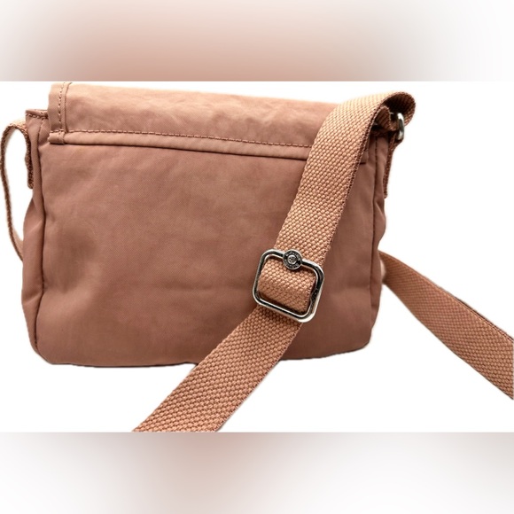Kipling Crossbody mini bag, Excellent Condition, Peach Color. Very cute. - Picture 3 of 14